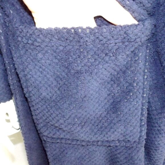 new ULTA Robe, OS, Textured Navy Blue, Wrap front, Sash Belt, Pockets - Picture 5 of 12